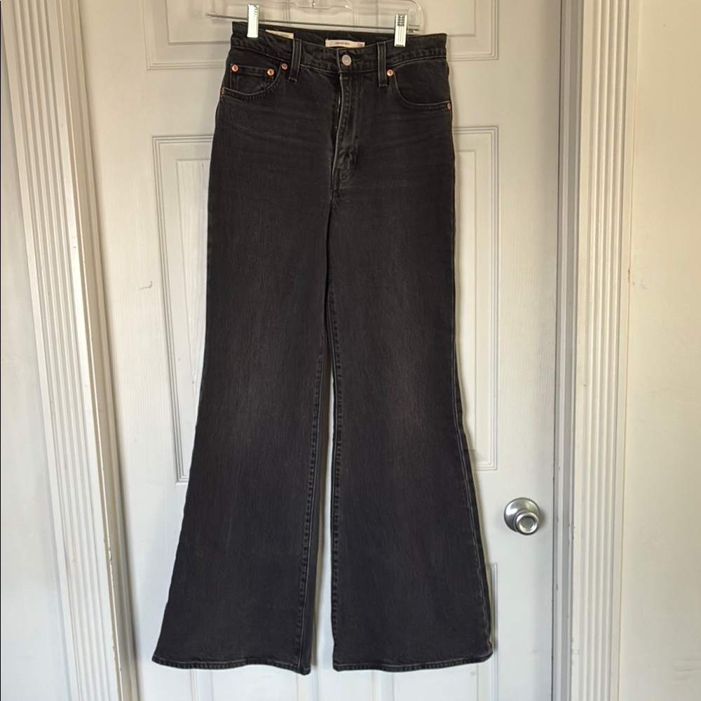 Levi Ribcage Bell Jeans